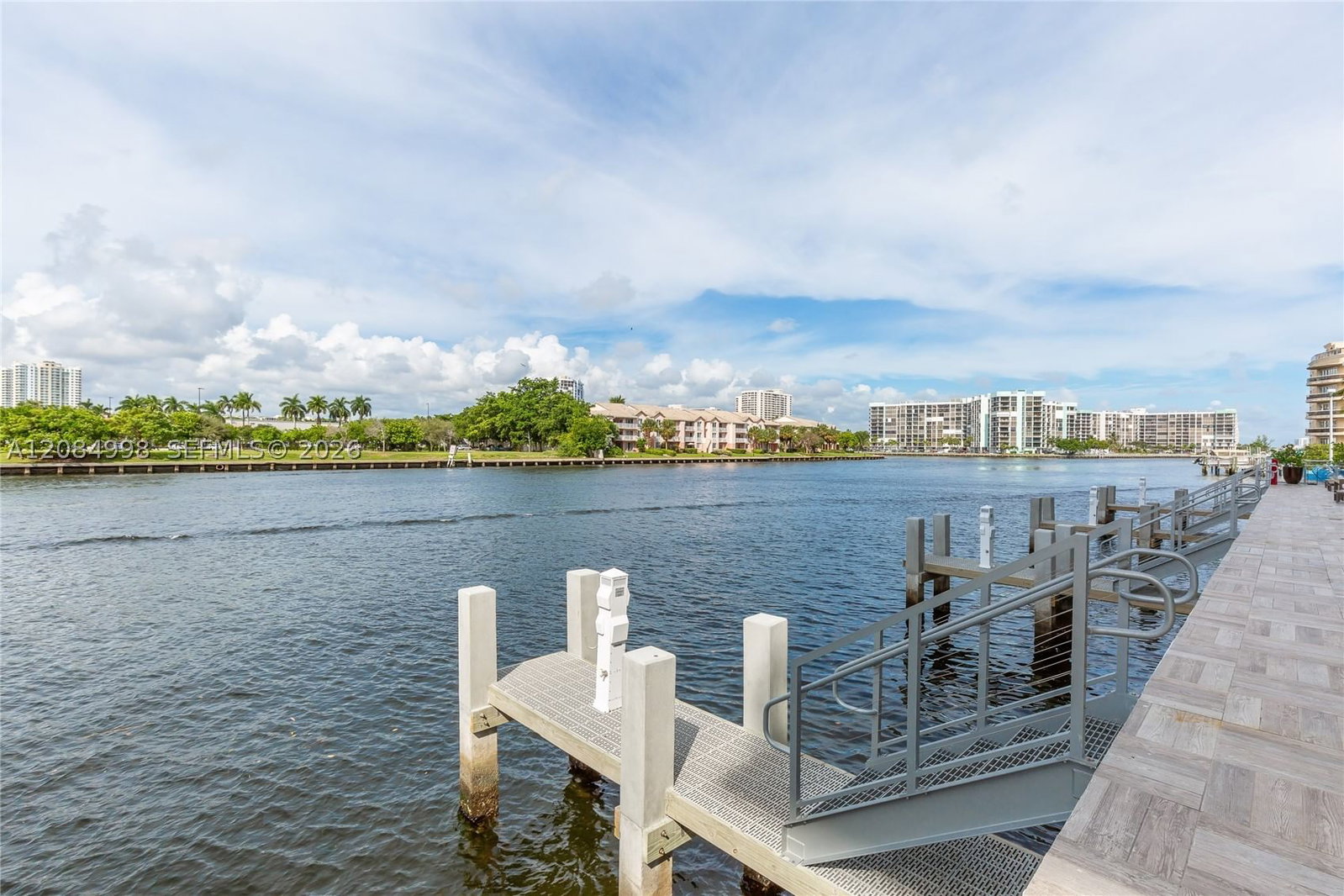Real estate property located at 4010 Ocean Dr R1609, Broward, 4010 South Ocean Condo, Hollywood, FL