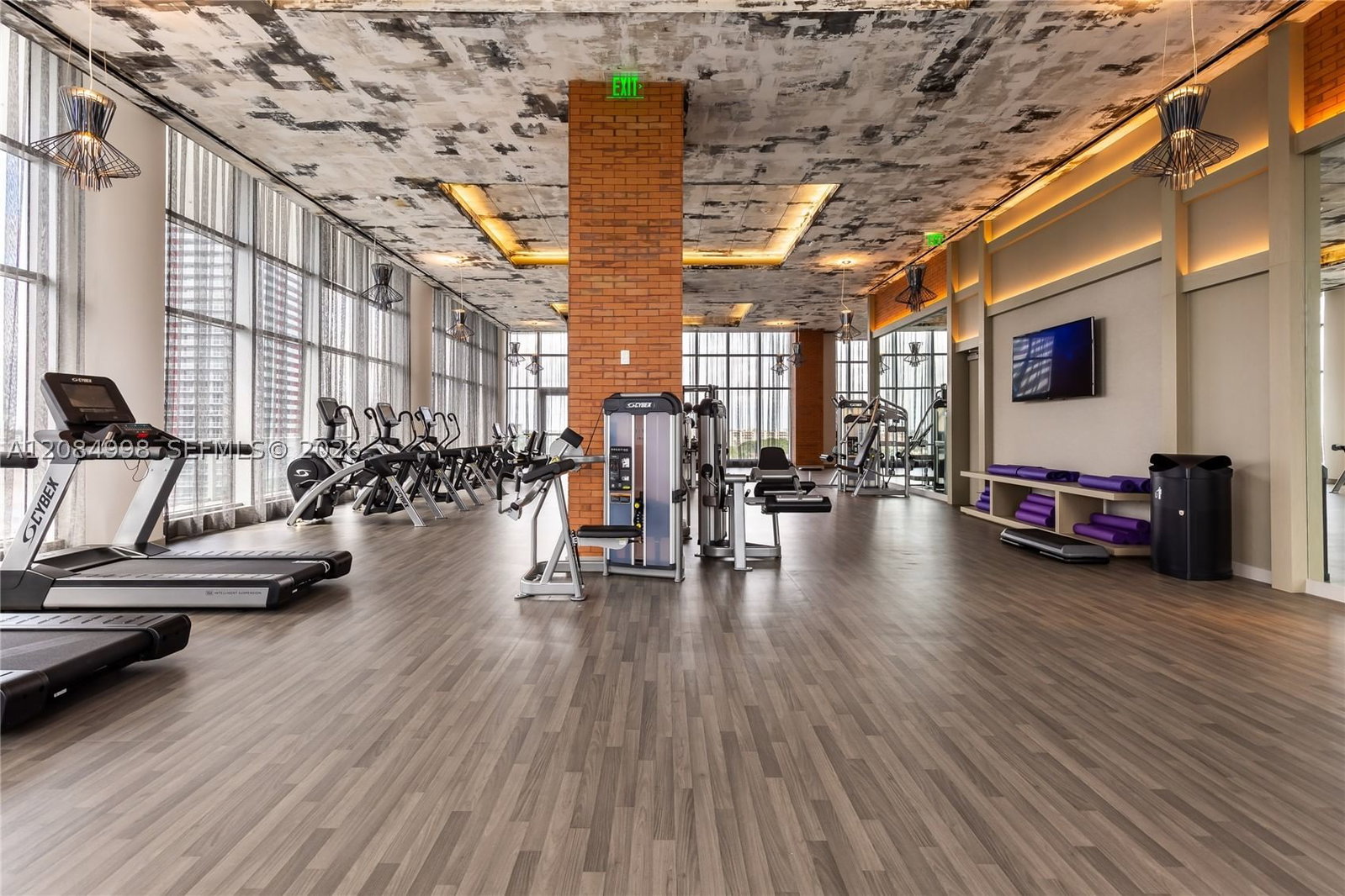 Real estate property located at 4010 Ocean Dr R1609, Broward, 4010 South Ocean Condo, Hollywood, FL