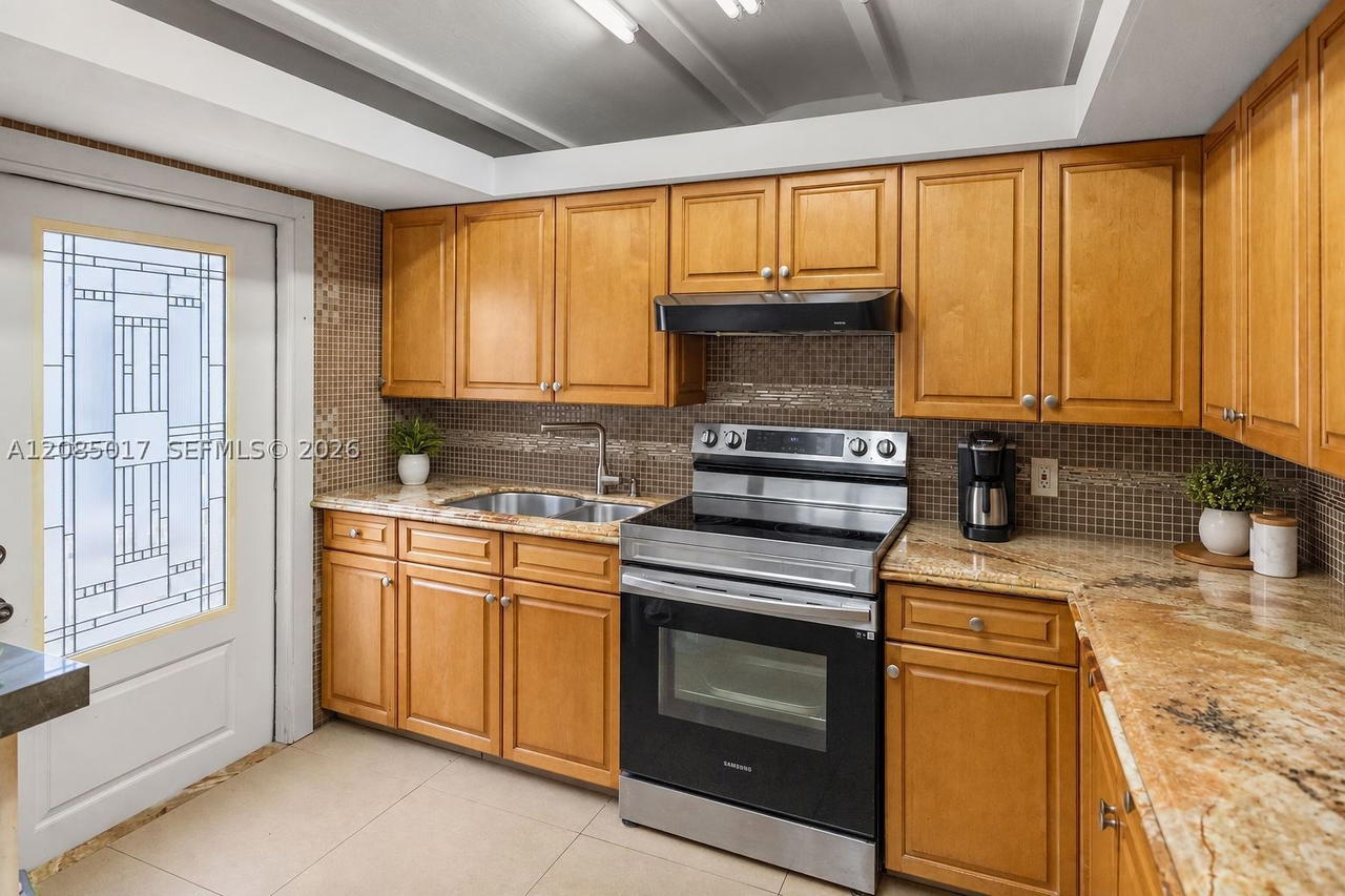 Real estate property located at 918 4th St, Broward, Gulfstream Estates, Hallandale Beach, FL