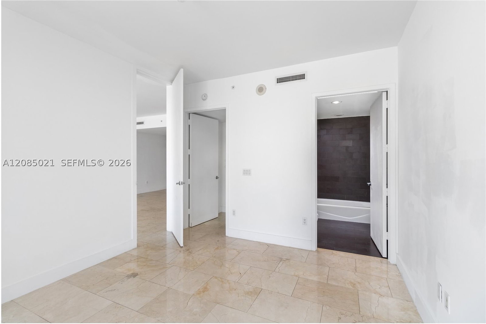 Real estate property located at 1040 Biscayne Blvd #1806, Miami-dade, Ten Museum Pk Residential, Miami, FL