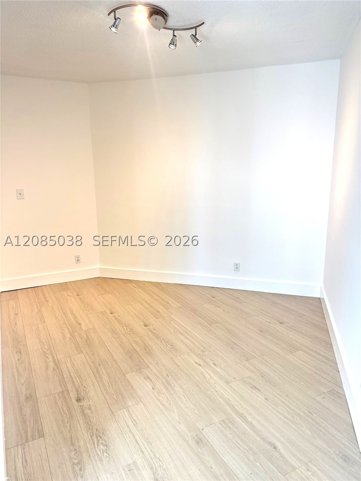 Real estate property located at 3901 Ocean Dr #11L, Broward, Tides On Hollywood Beach, Hollywood, FL