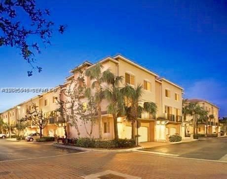 Real estate property located at 2009 10th Ave #303, Broward, Village East Condo, Fort Lauderdale, FL