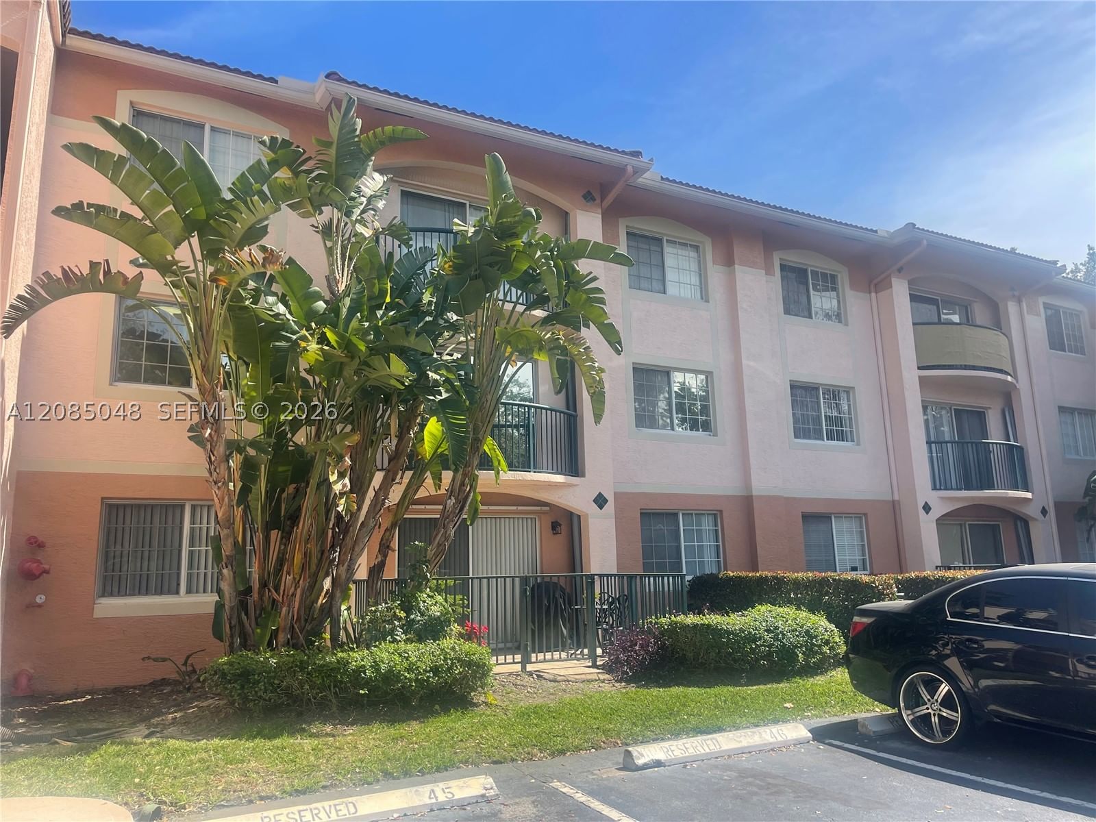 Real estate property located at 2009 10th Ave #303, Broward, Village East Condo, Fort Lauderdale, FL