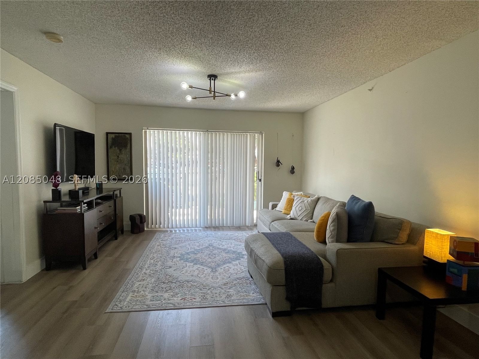 Real estate property located at 2009 10th Ave #303, Broward, Village East Condo, Fort Lauderdale, FL
