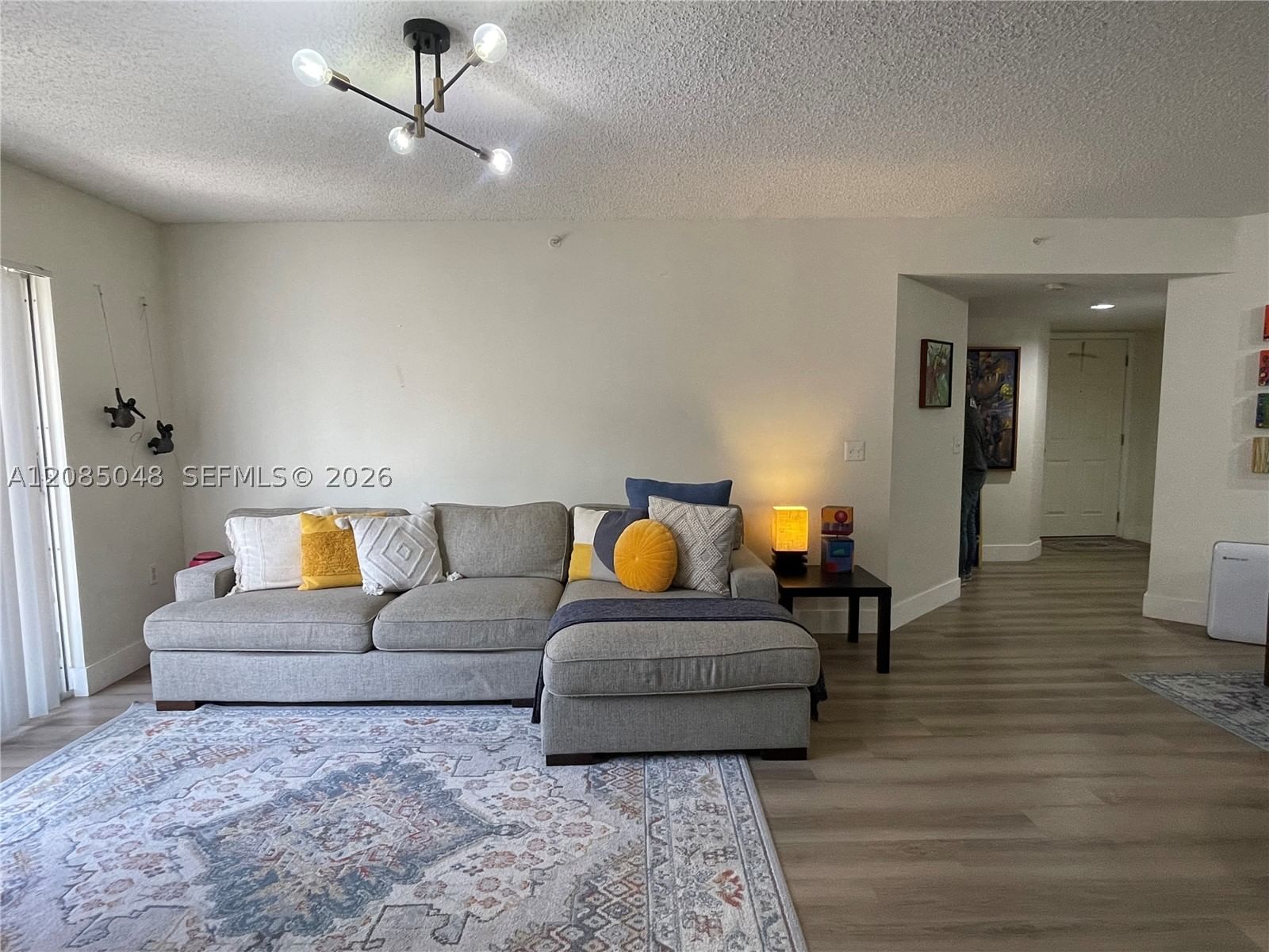 Real estate property located at 2009 10th Ave #303, Broward, Village East Condo, Fort Lauderdale, FL