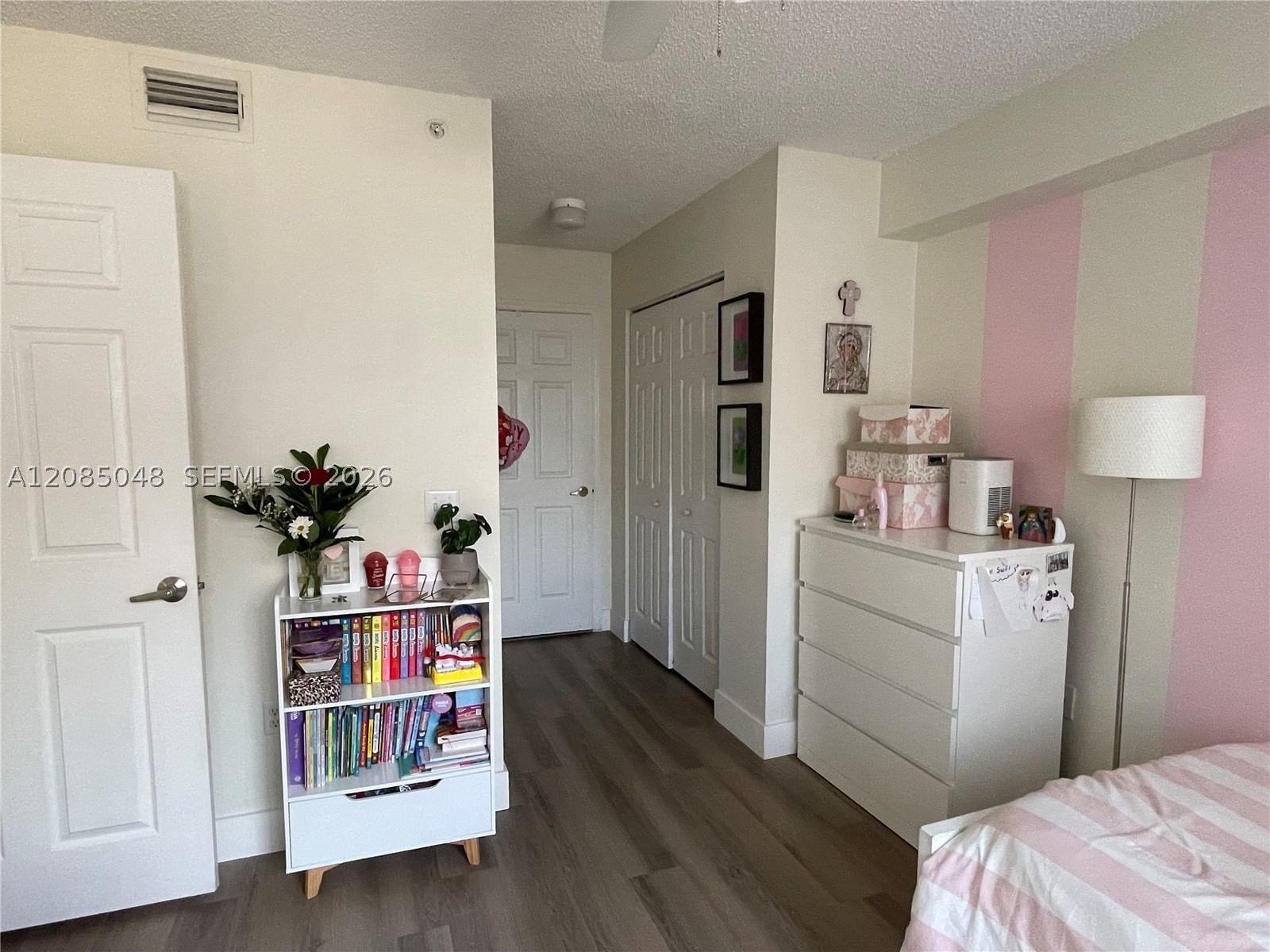 Real estate property located at 2009 10th Ave #303, Broward, Village East Condo, Fort Lauderdale, FL
