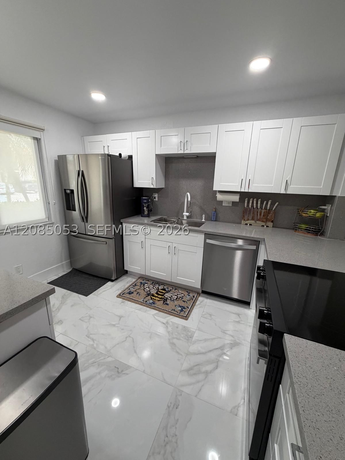 Real estate property located at 331 Lakeview Dr #101, Broward, Racquet Club Apts At Bona, Weston, FL