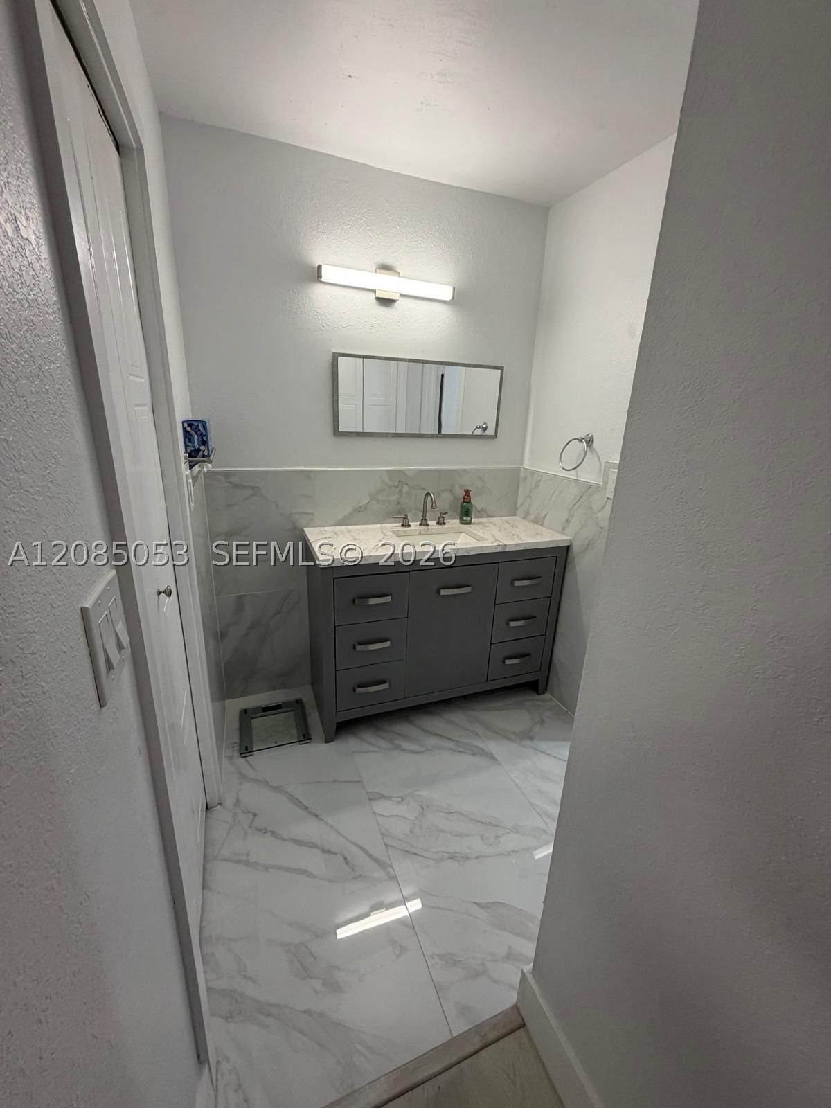 Real estate property located at 331 Lakeview Dr #101, Broward, Racquet Club Apts At Bona, Weston, FL