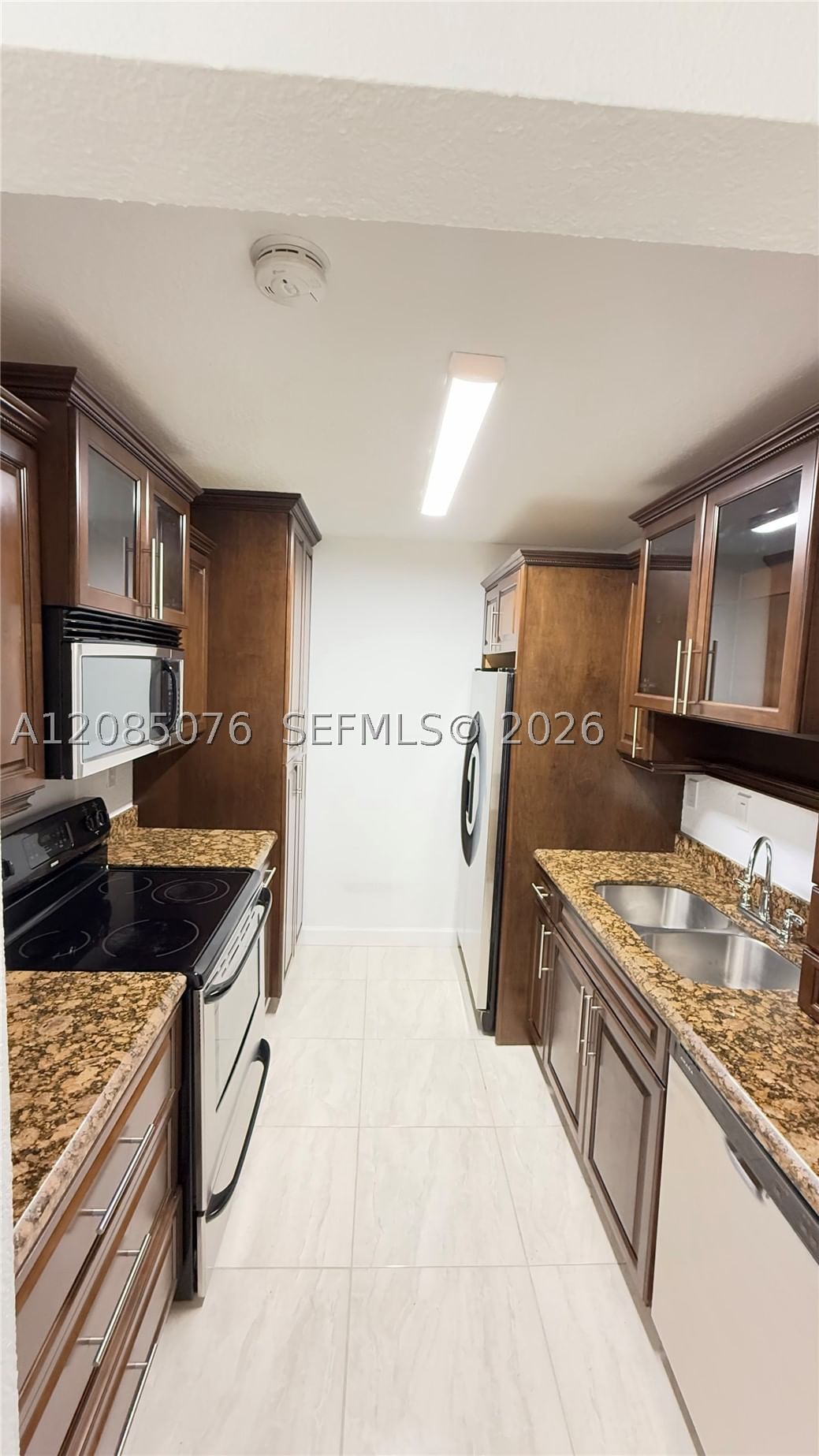 Real estate property located at 7121 Miami Lakes Dr Q8, Miami-dade, Cypress Village Condo, Miami Lakes, FL