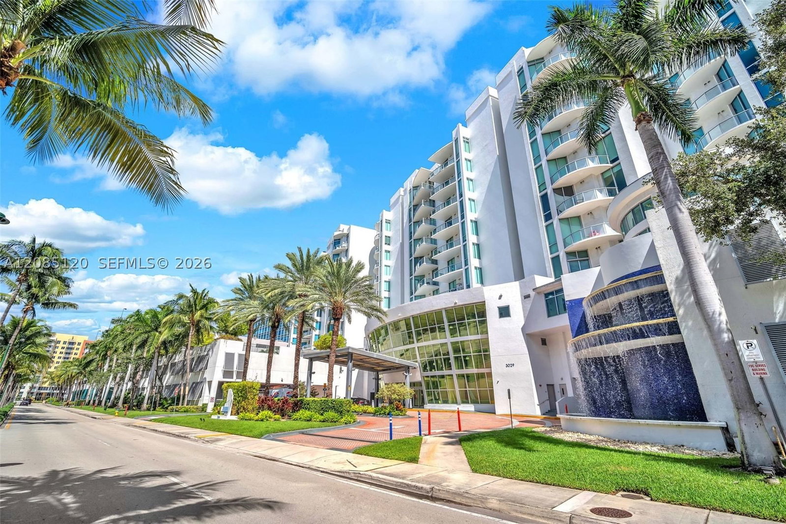 Real estate property located at 3029 188th St #725, Miami-dade, Uptown Marina Lofts Condo, Aventura, FL