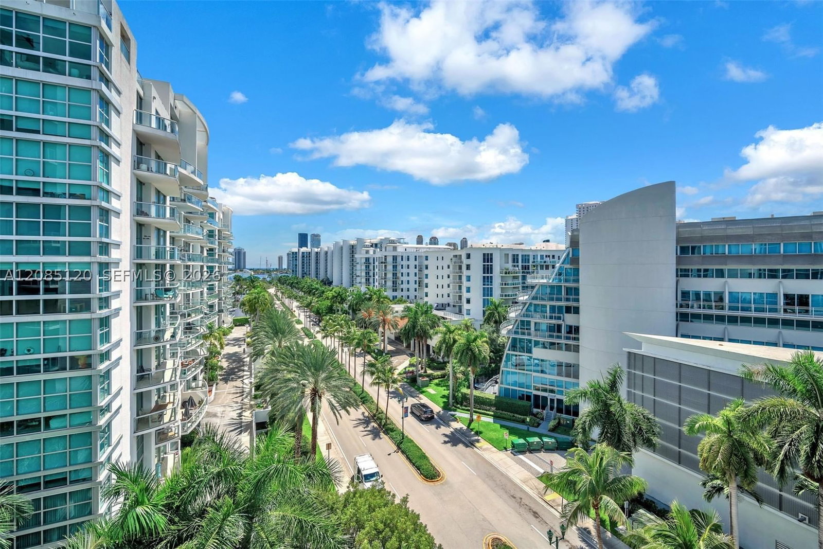 Real estate property located at 3029 188th St #725, Miami-dade, Uptown Marina Lofts Condo, Aventura, FL