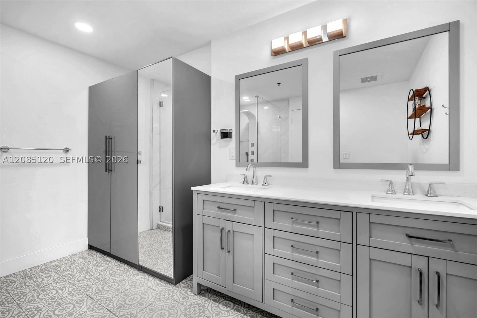 Real estate property located at 3029 188th St #725, Miami-dade, Uptown Marina Lofts Condo, Aventura, FL