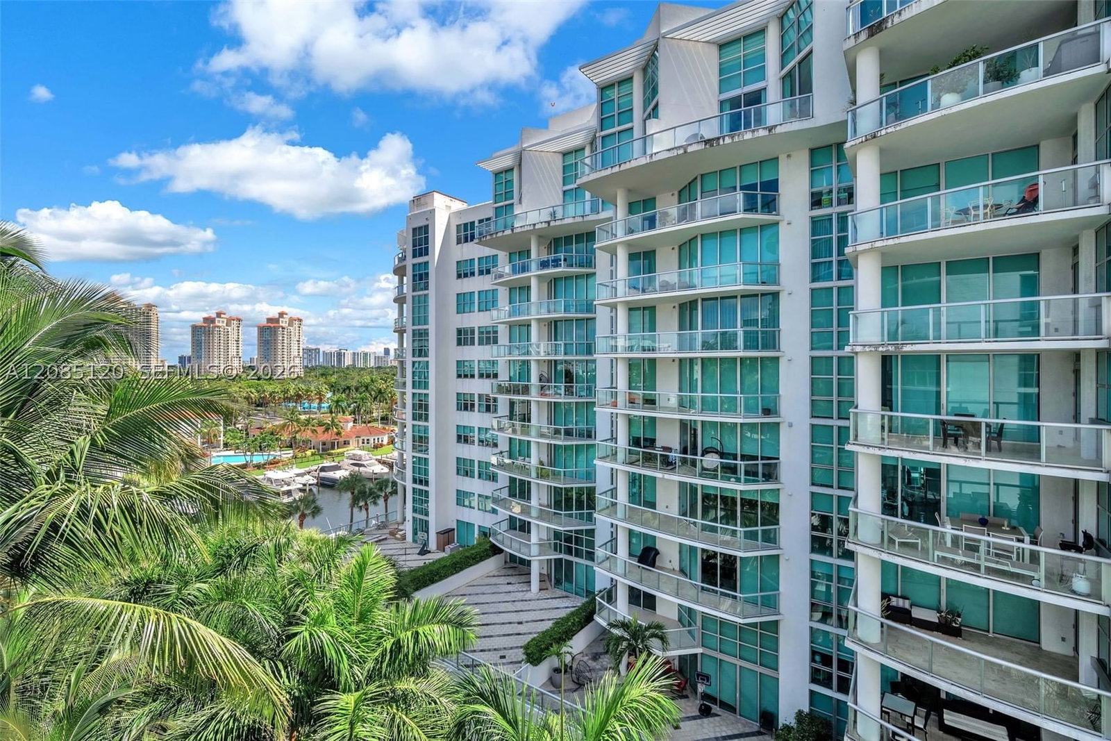 Real estate property located at 3029 188th St #725, Miami-dade, Uptown Marina Lofts Condo, Aventura, FL