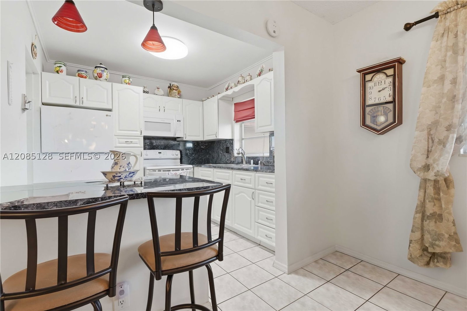 Real estate property located at 5300 Washington St W513, Broward, Beverly Hills Condo Numbe, Hollywood, FL