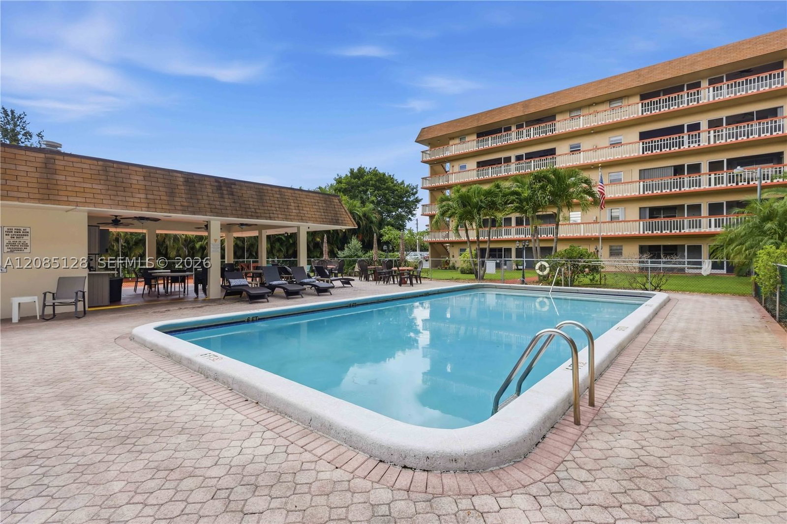 Real estate property located at 5300 Washington St W513, Broward, Beverly Hills Condo Numbe, Hollywood, FL