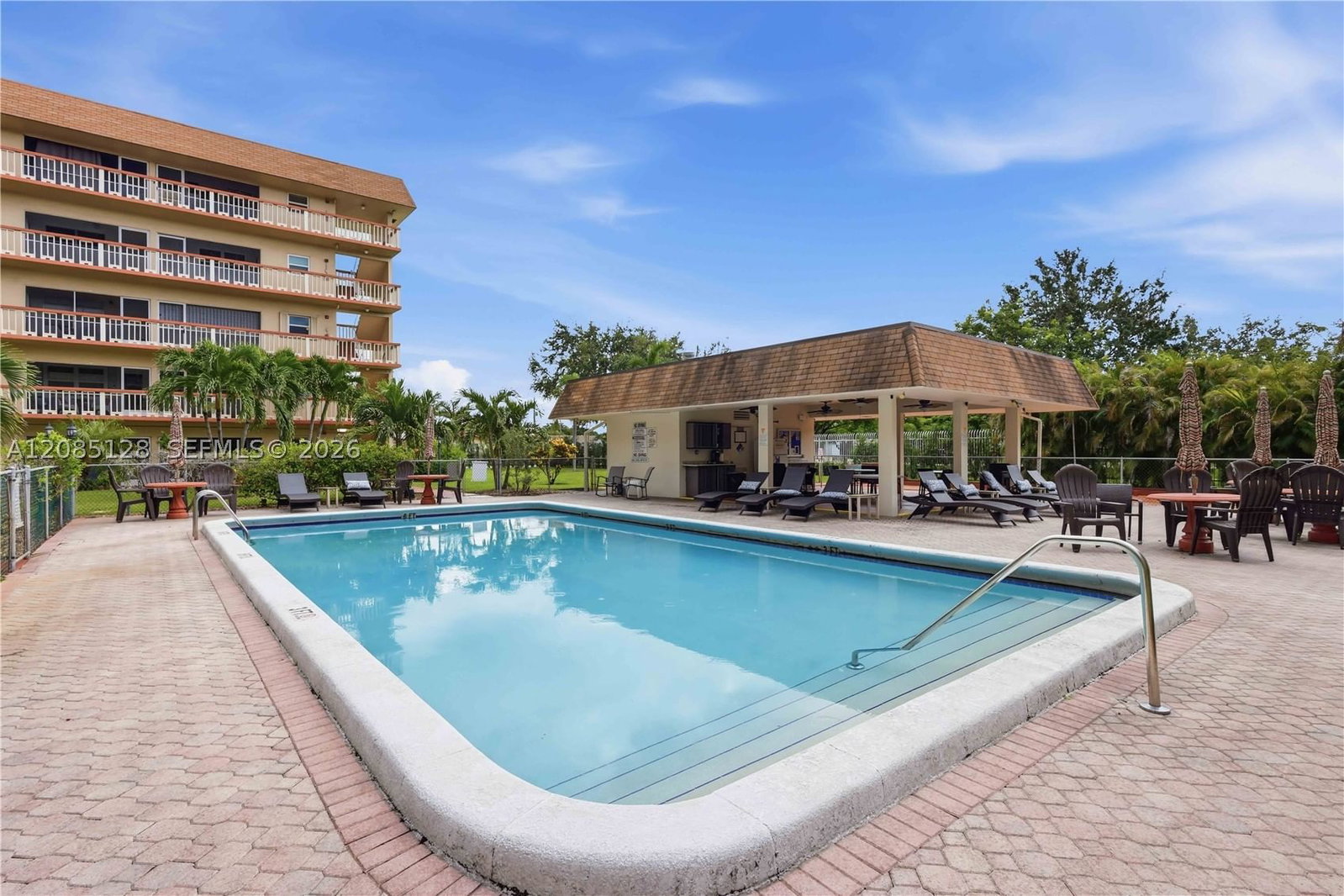 Real estate property located at 5300 Washington St W513, Broward, Beverly Hills Condo Numbe, Hollywood, FL