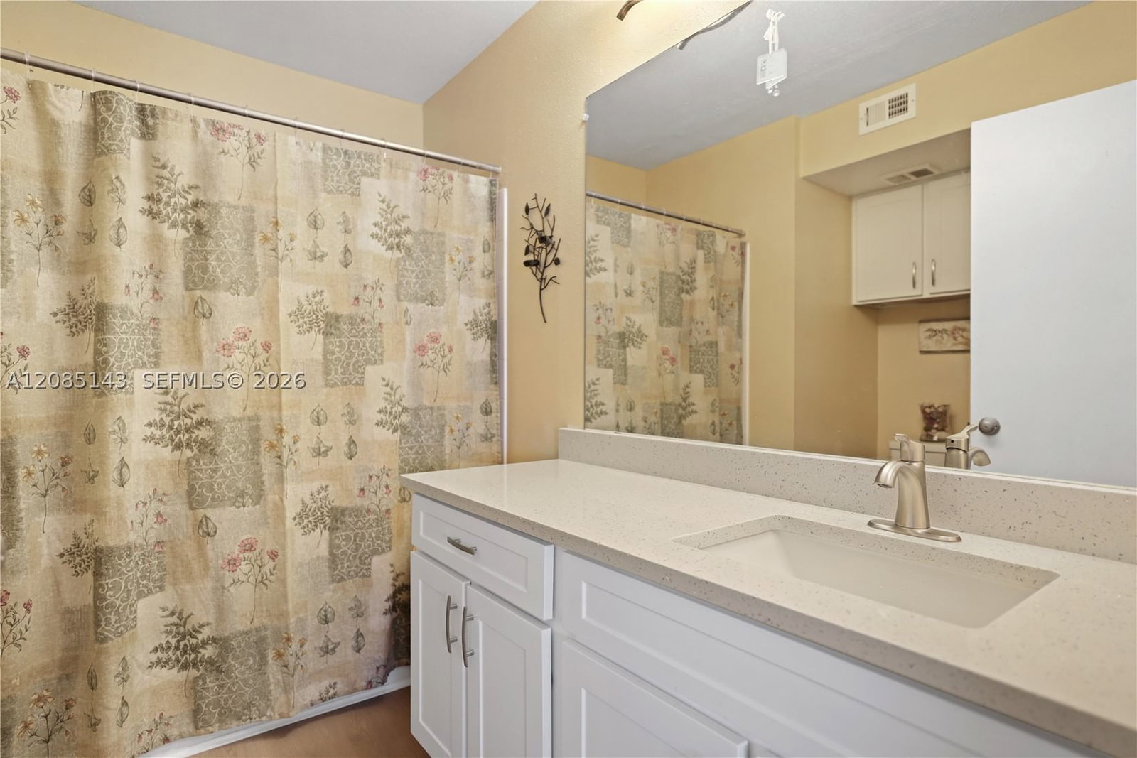 Real estate property located at 2440 33rd St #1803, Broward, Sailboat Pointe Condo, Oakland Park, FL