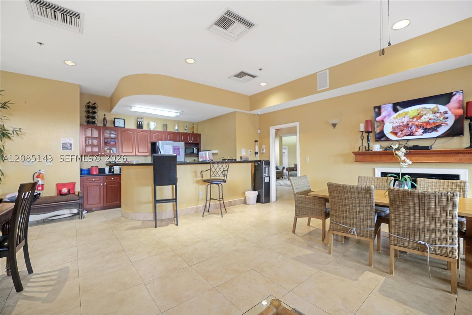 Real estate property located at 2440 33rd St #1803, Broward, Sailboat Pointe Condo, Oakland Park, FL