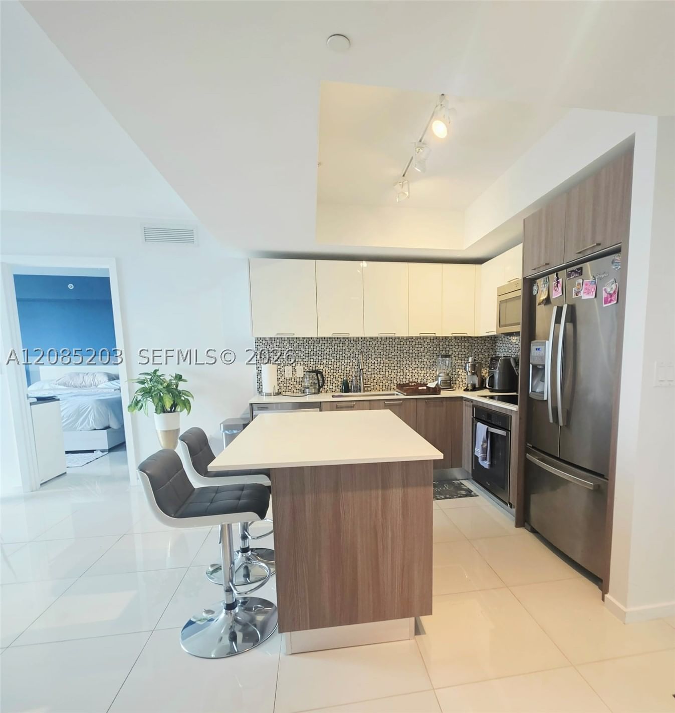 Real estate property located at 5252 85th Ave #809, Miami-dade, 5252 Paseo Condo, Doral, FL