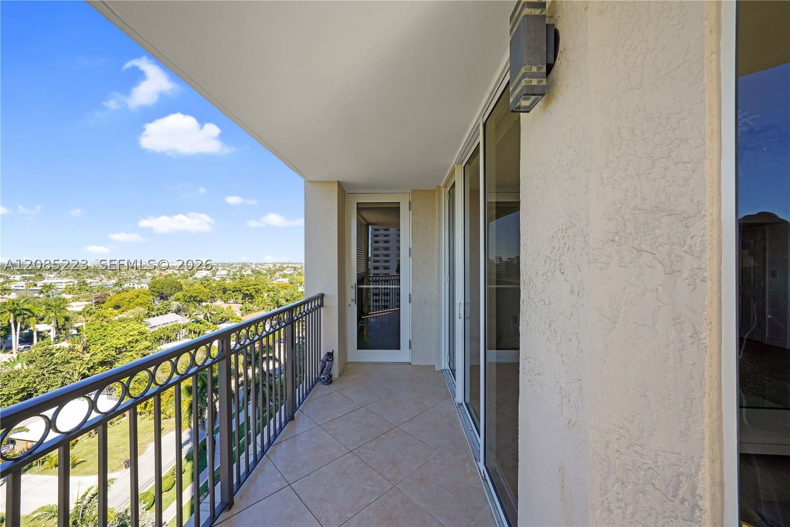 Real estate property located at 2001 Ocean Blvd #1002 S, Broward, The Veu Condo, Fort Lauderdale, FL