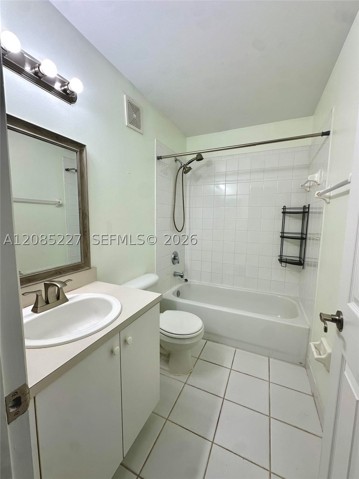 Real estate property located at 8655 Southgate Shores Cir, Broward, Woodmont Gardens, Tamarac, FL