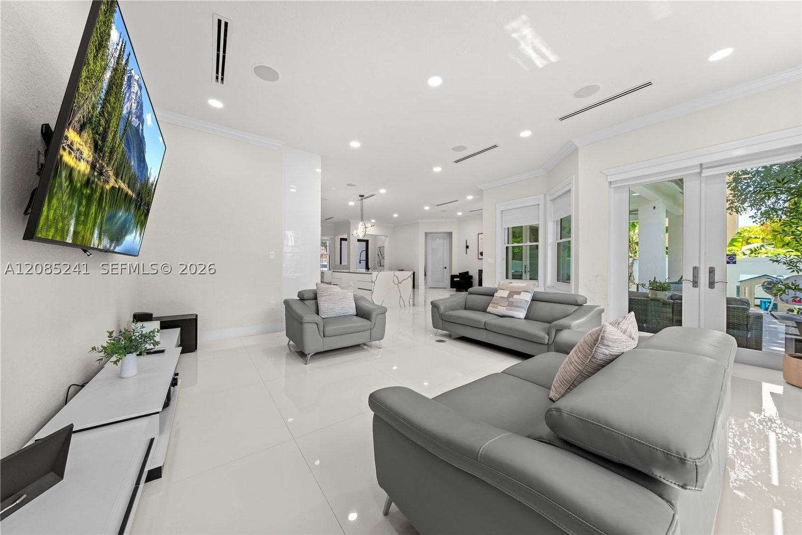 Real estate property located at 2133 118th Ave, Broward, Villages Of Renaissance, Miramar, FL