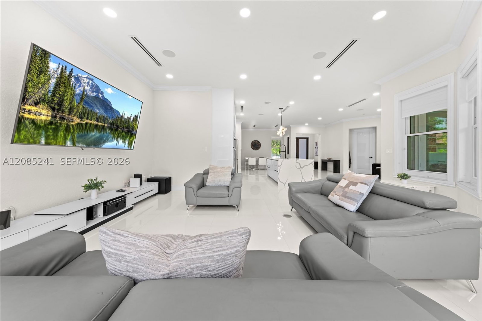 Real estate property located at 2133 118th Ave, Broward, Villages Of Renaissance, Miramar, FL