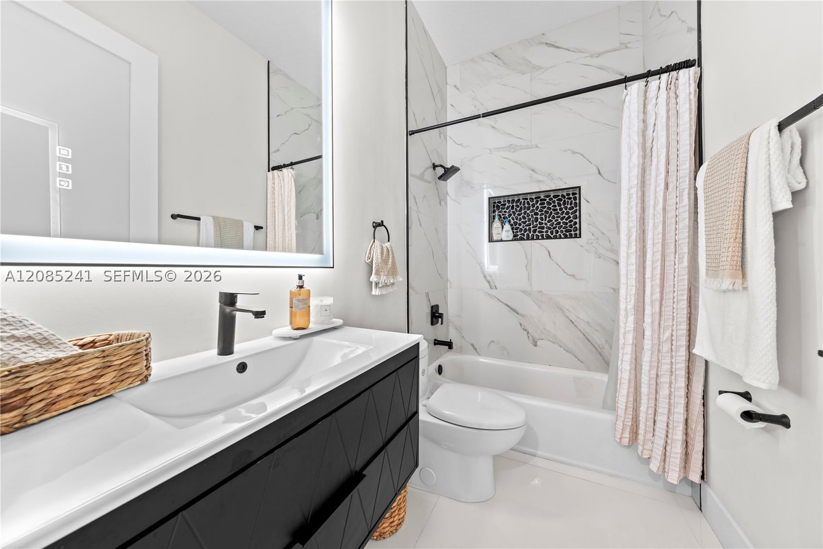 Real estate property located at 2133 118th Ave, Broward, Villages Of Renaissance, Miramar, FL
