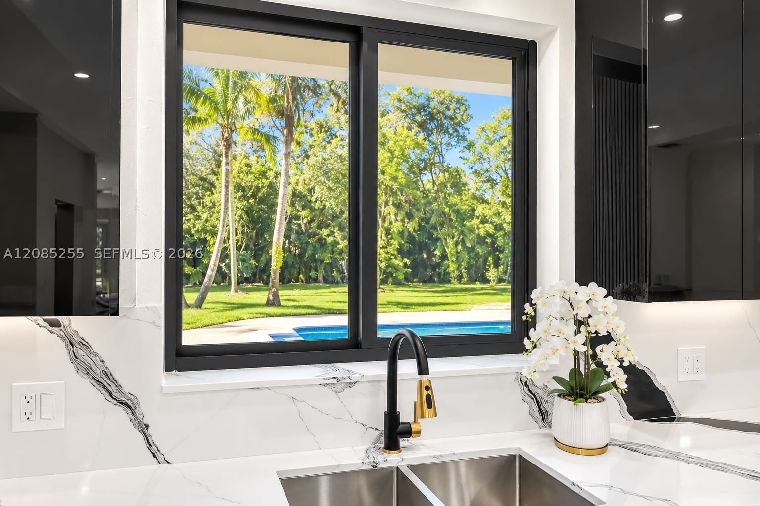 Real estate property located at 11980 Piccadilly Pl, Broward, Valencia Acres, Davie, FL