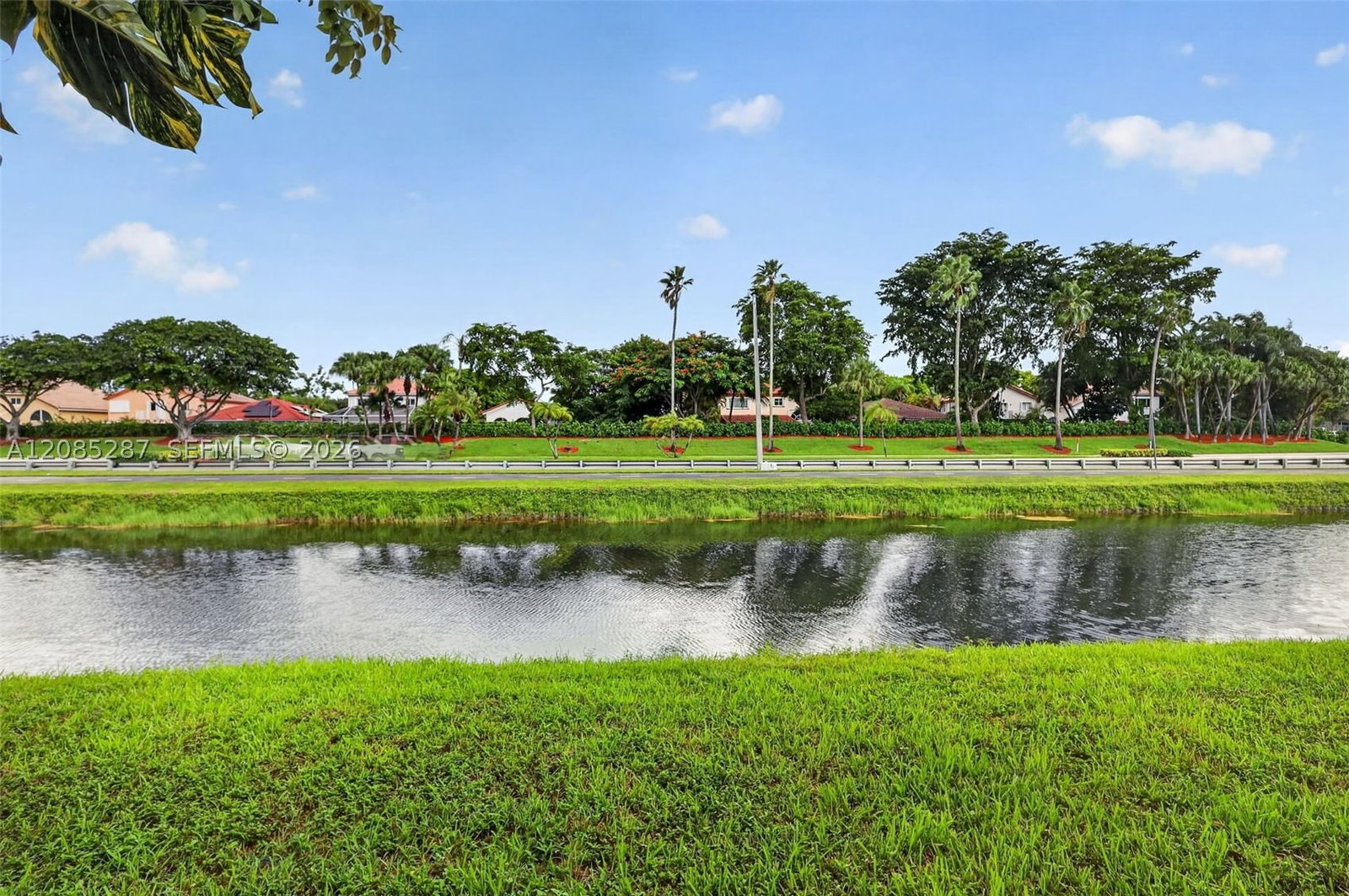 Real estate property located at 5775 109th Ave #13, Miami-dade, Doral Grand Condo, Doral, FL