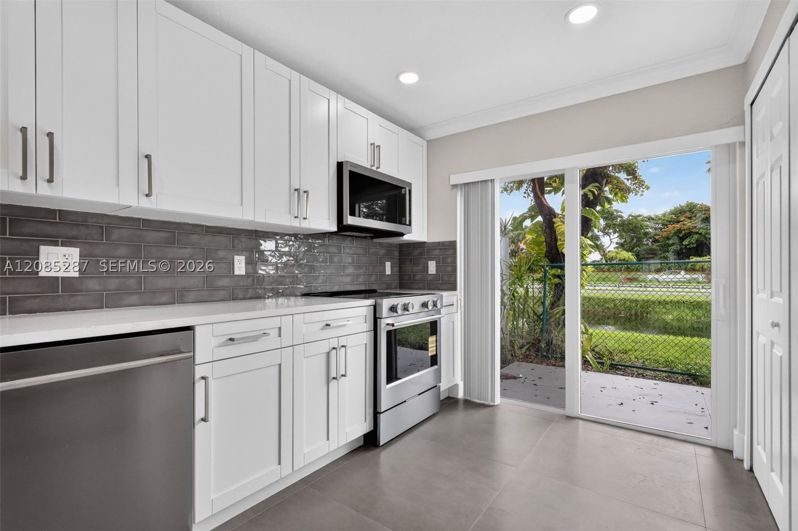 Real estate property located at 5775 109th Ave #13, Miami-dade, Doral Grand Condo, Doral, FL