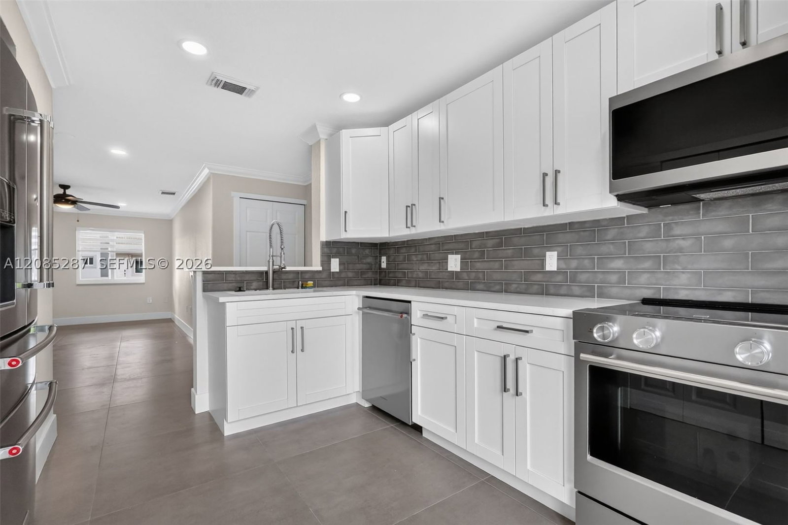 Real estate property located at 5775 109th Ave #13, Miami-dade, Doral Grand Condo, Doral, FL