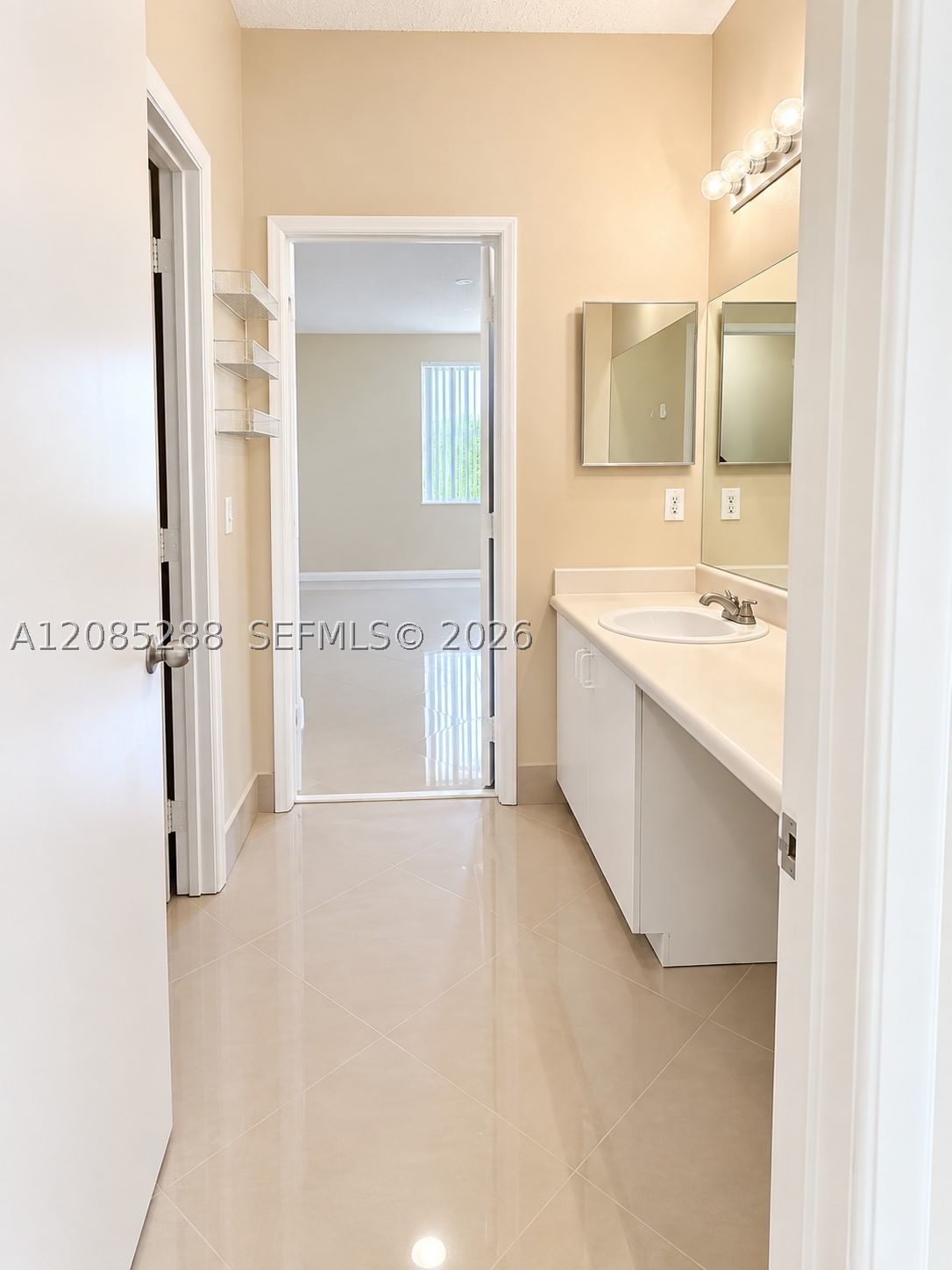 Real estate property located at 6976 39th St G205, Broward, Courtyards At Davie Condo, Davie, FL