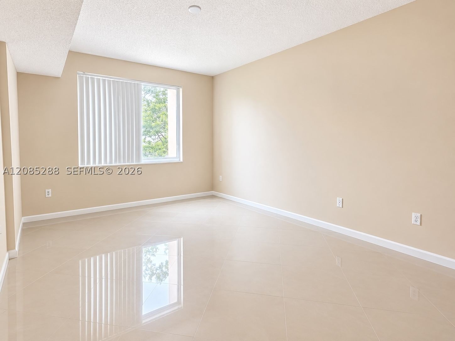 Real estate property located at 6976 39th St G205, Broward, Courtyards At Davie Condo, Davie, FL