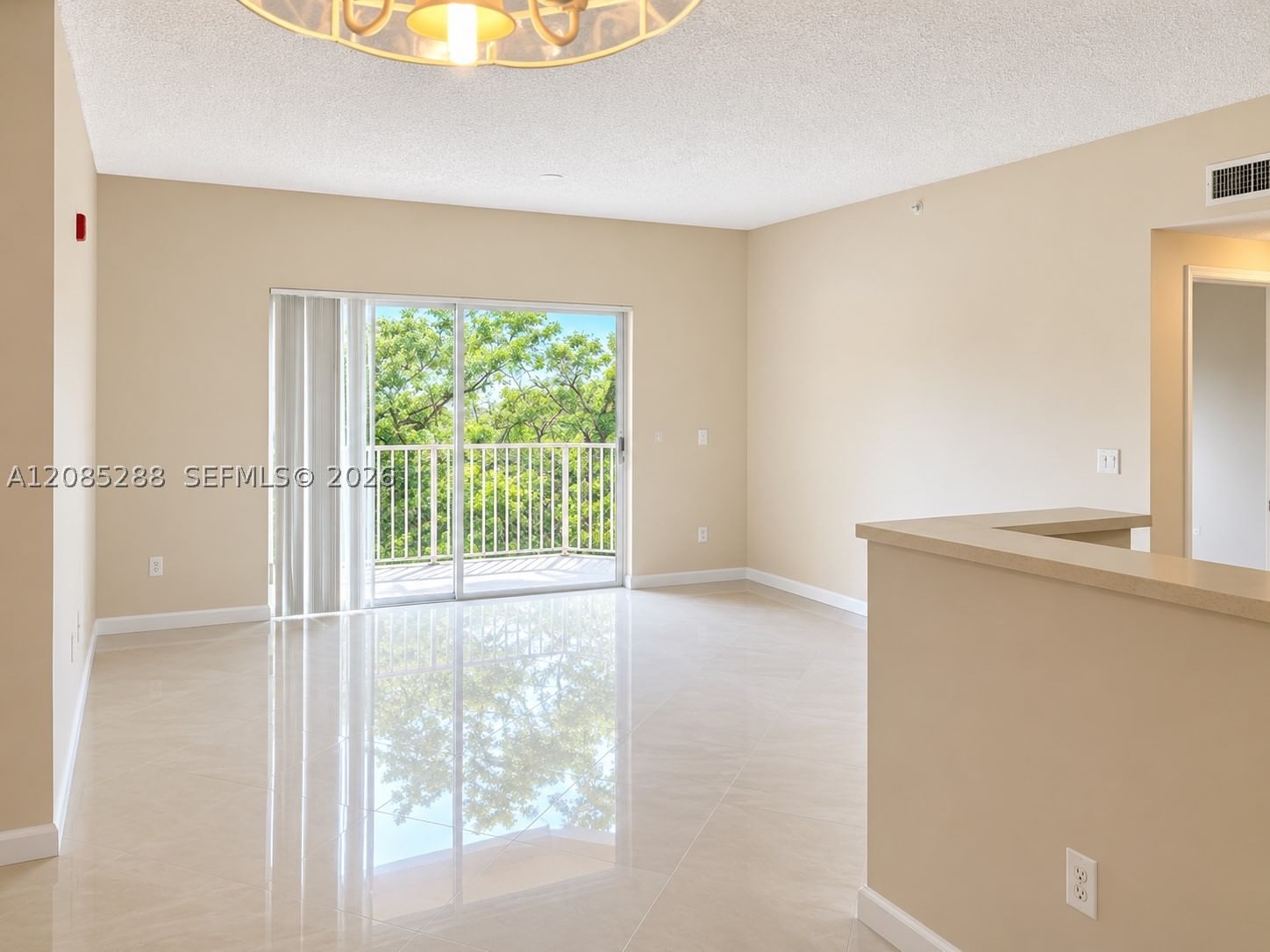 Real estate property located at 6976 39th St G205, Broward, Courtyards At Davie Condo, Davie, FL