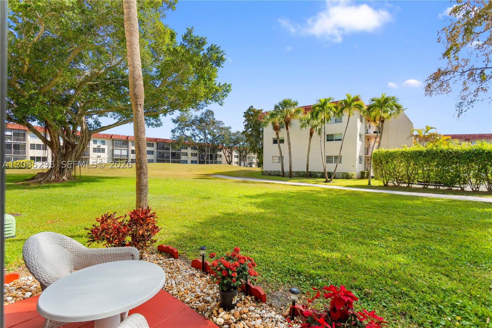 Real estate property located at 691 Hollybrook Dr #26-105, Broward, Hollybrook Golf And, Pembroke Pines, FL