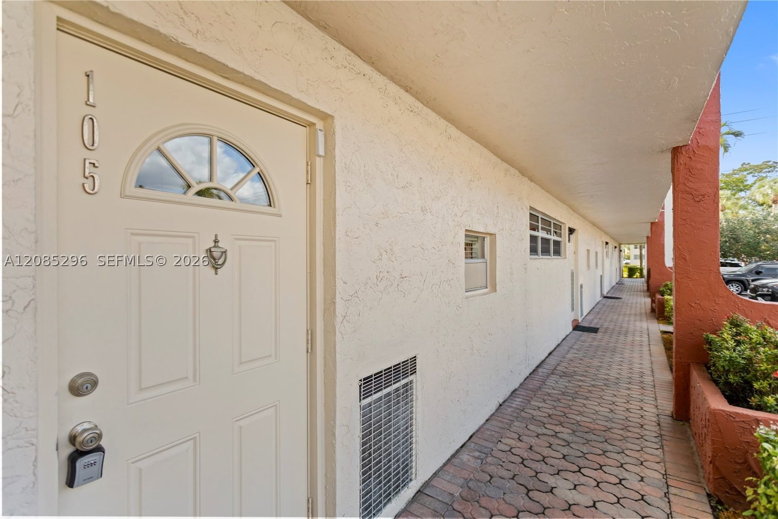 Real estate property located at 691 Hollybrook Dr #26-105, Broward, Hollybrook Golf And, Pembroke Pines, FL