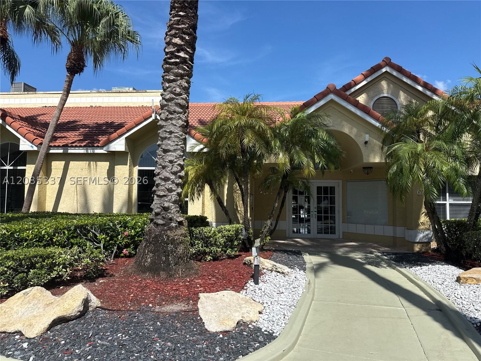 Real estate property located at 437 Vista Isles Dr, #2223, Broward, Isles At Lago Mar Condo, Sunrise, FL