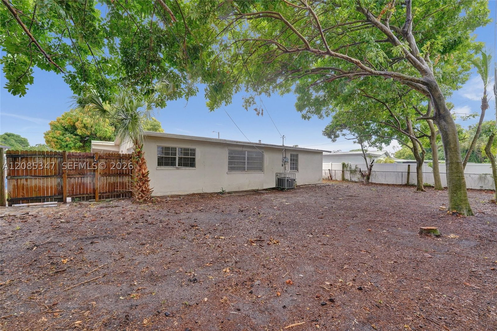 Real estate property located at 3751 25th St, Broward, Lauderdale Lakes East Gat, Lauderdale Lakes, FL