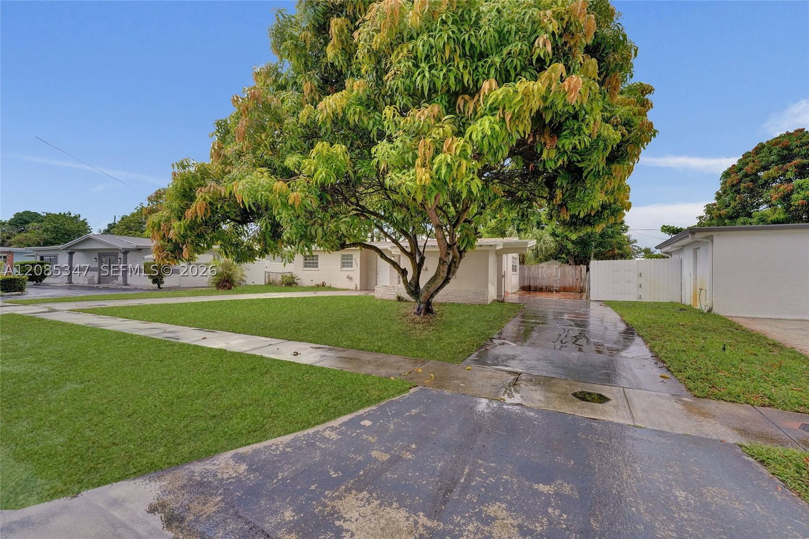 Real estate property located at 3751 25th St, Broward, Lauderdale Lakes East Gat, Lauderdale Lakes, FL
