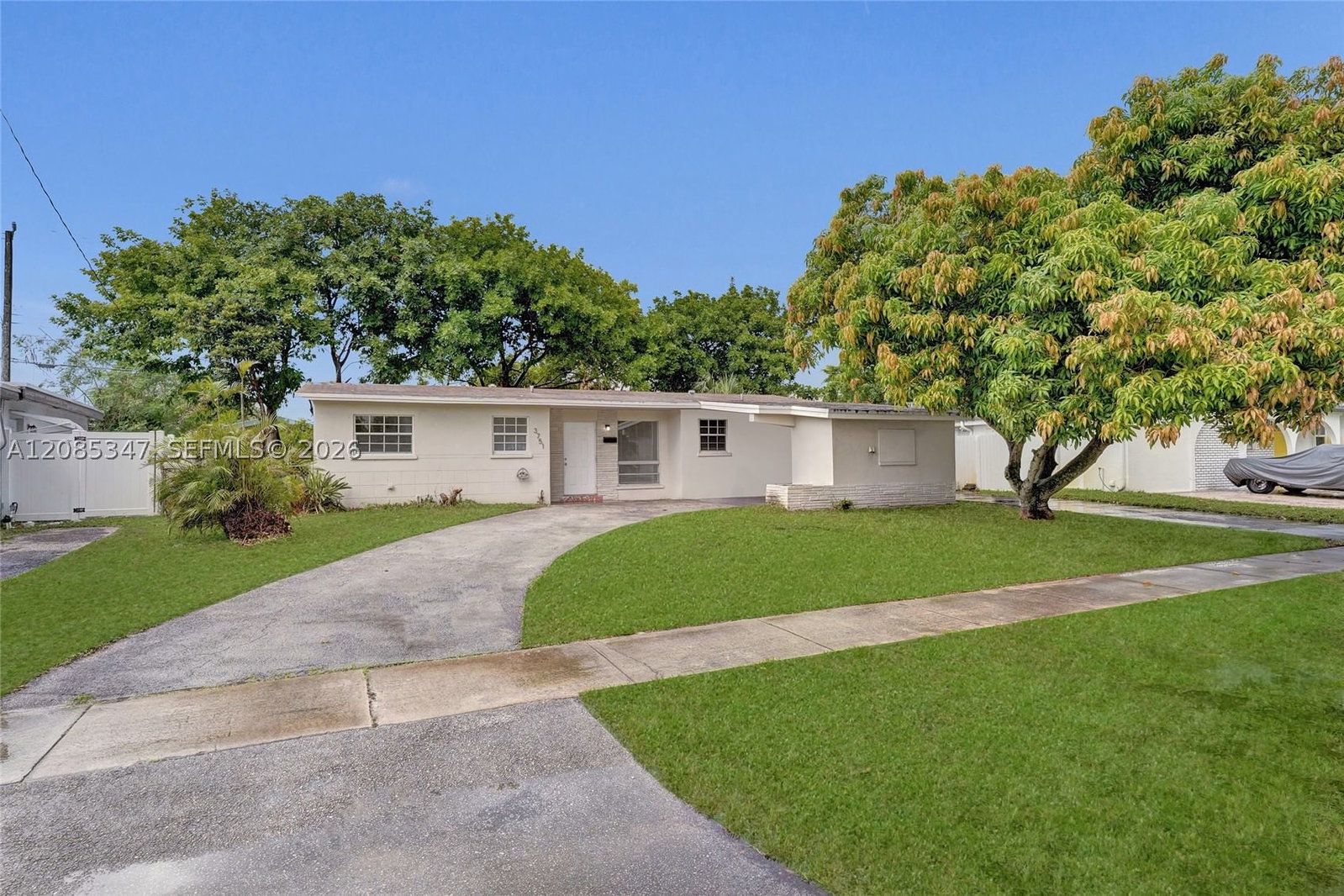 Real estate property located at 3751 25th St, Broward, Lauderdale Lakes East Gat, Lauderdale Lakes, FL