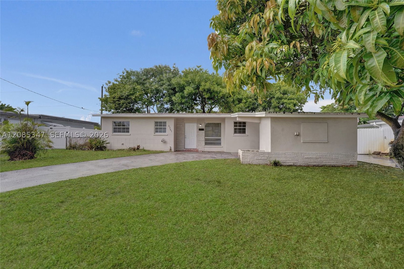 Real estate property located at 3751 25th St, Broward, Lauderdale Lakes East Gat, Lauderdale Lakes, FL