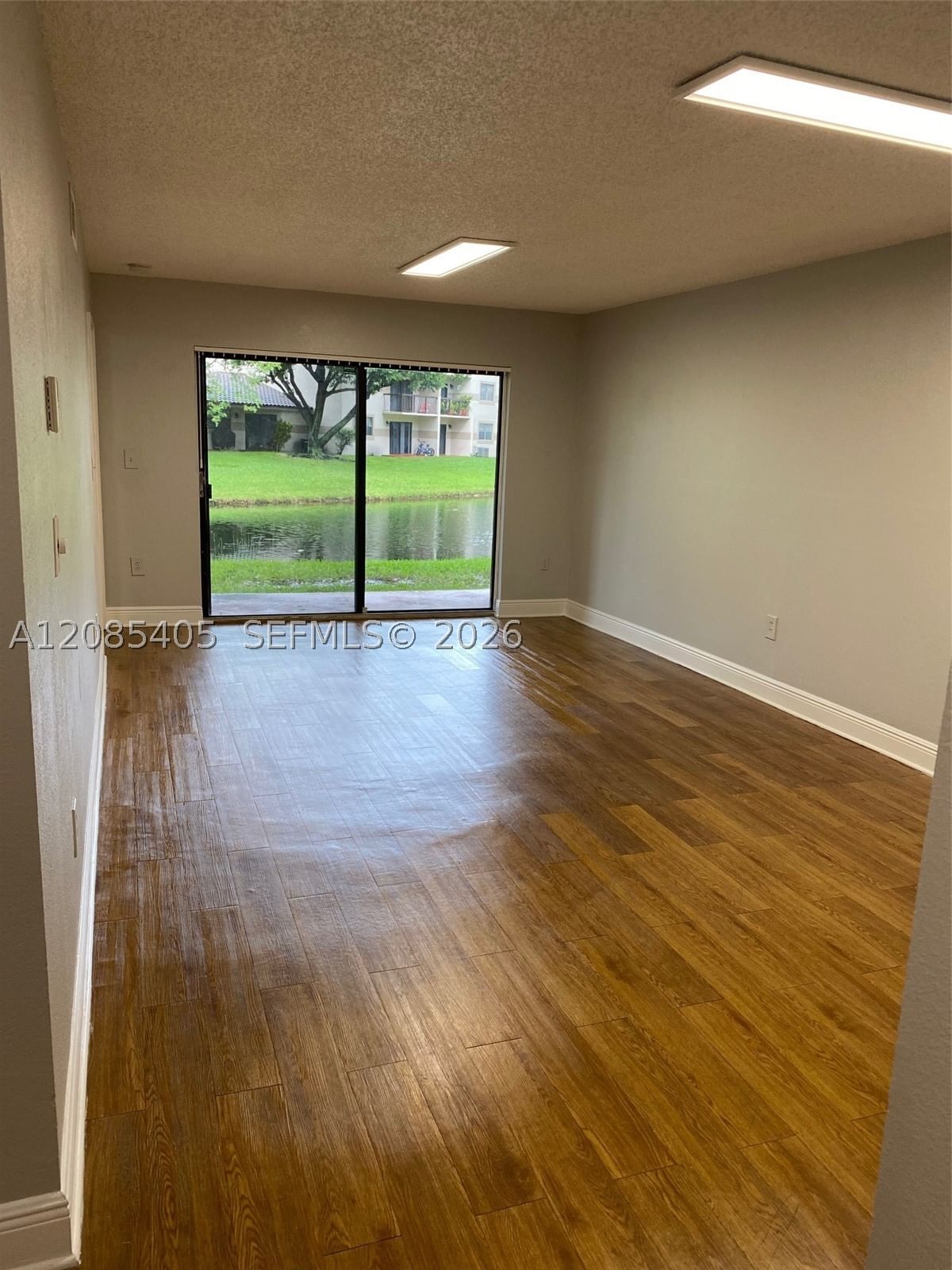 Real estate property located at 9981 Nob Hill Ct #9981, Broward, Villas De Venezia Condo, Sunrise, FL
