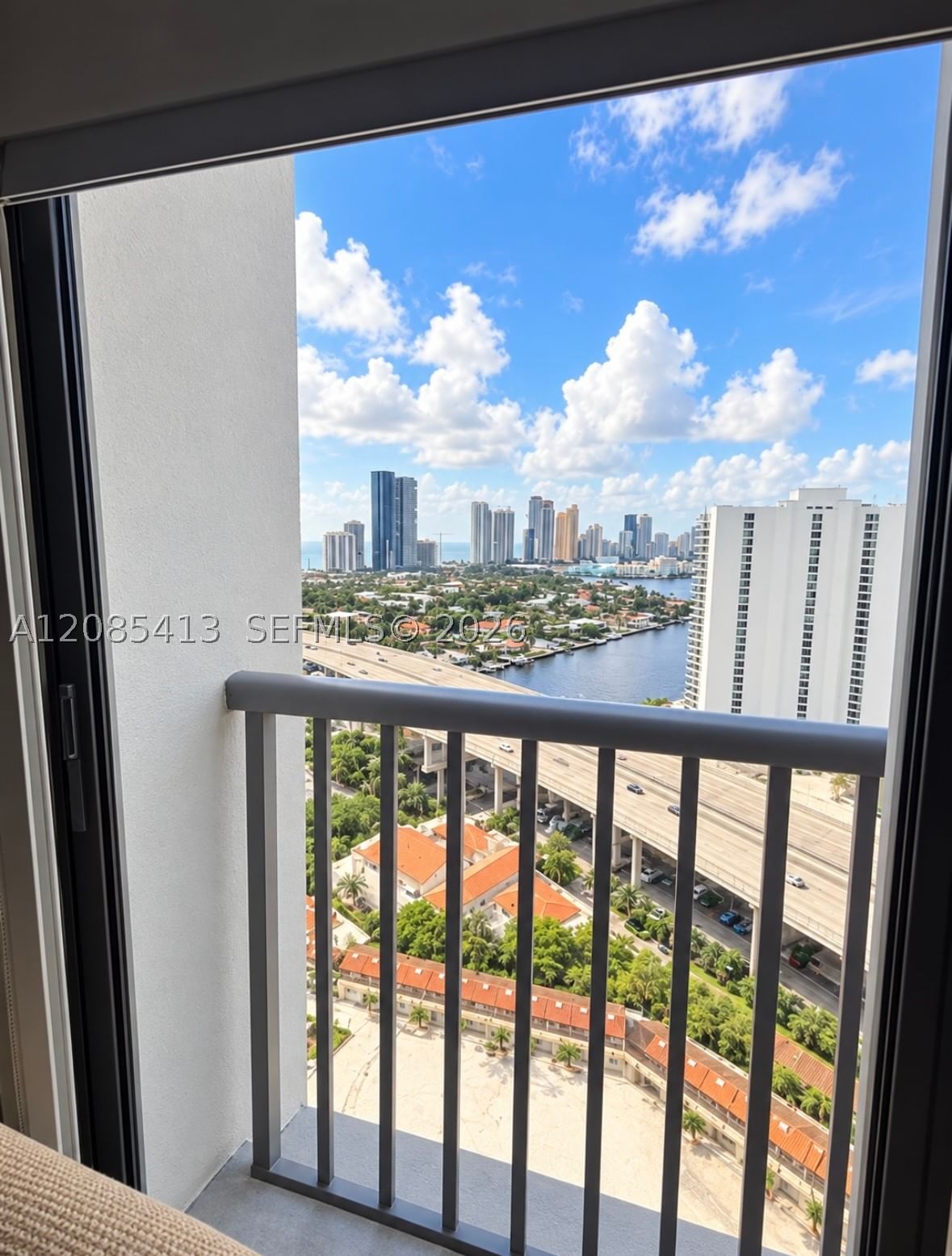 Real estate property located at 19355 Turnberry Way #24E, Miami-dade, Turnberry Towers Condo, Aventura, FL