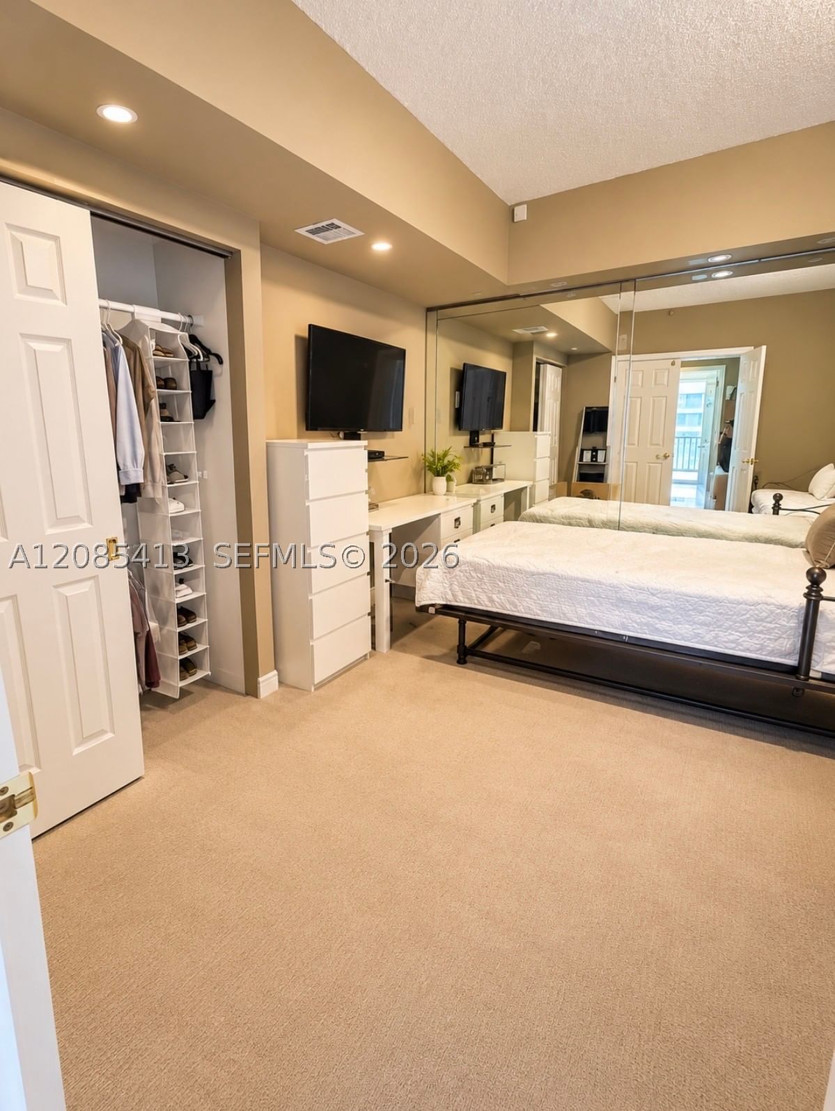 Real estate property located at 19355 Turnberry Way #24E, Miami-dade, Turnberry Towers Condo, Aventura, FL