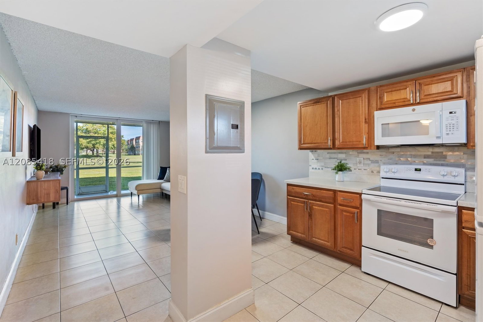 Real estate property located at 9761 Sunrise Lakes Blvd #107, Broward, Sunrise Lakes 146 Condo, Sunrise, FL