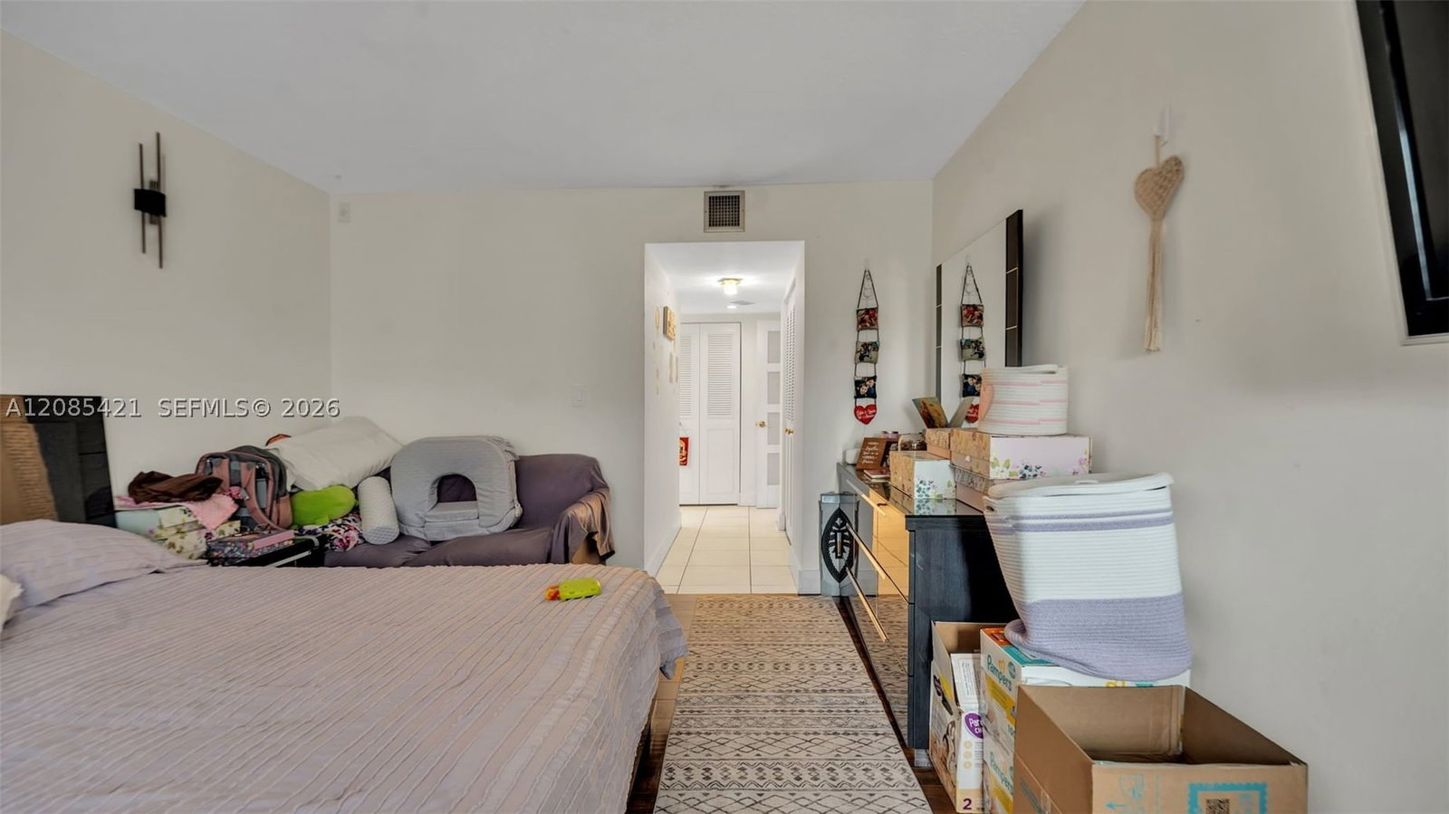 Real estate property located at 8001 Crespi Blvd #4B, Miami-dade, Domino One Condo, Miami Beach, FL