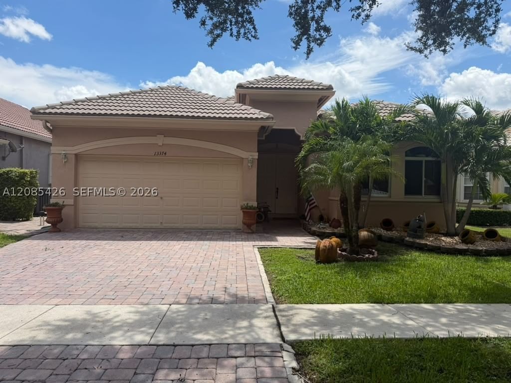 Real estate property located at 13374 30th St, Broward, Pod 10 At Monarch Lakes, Miramar, FL