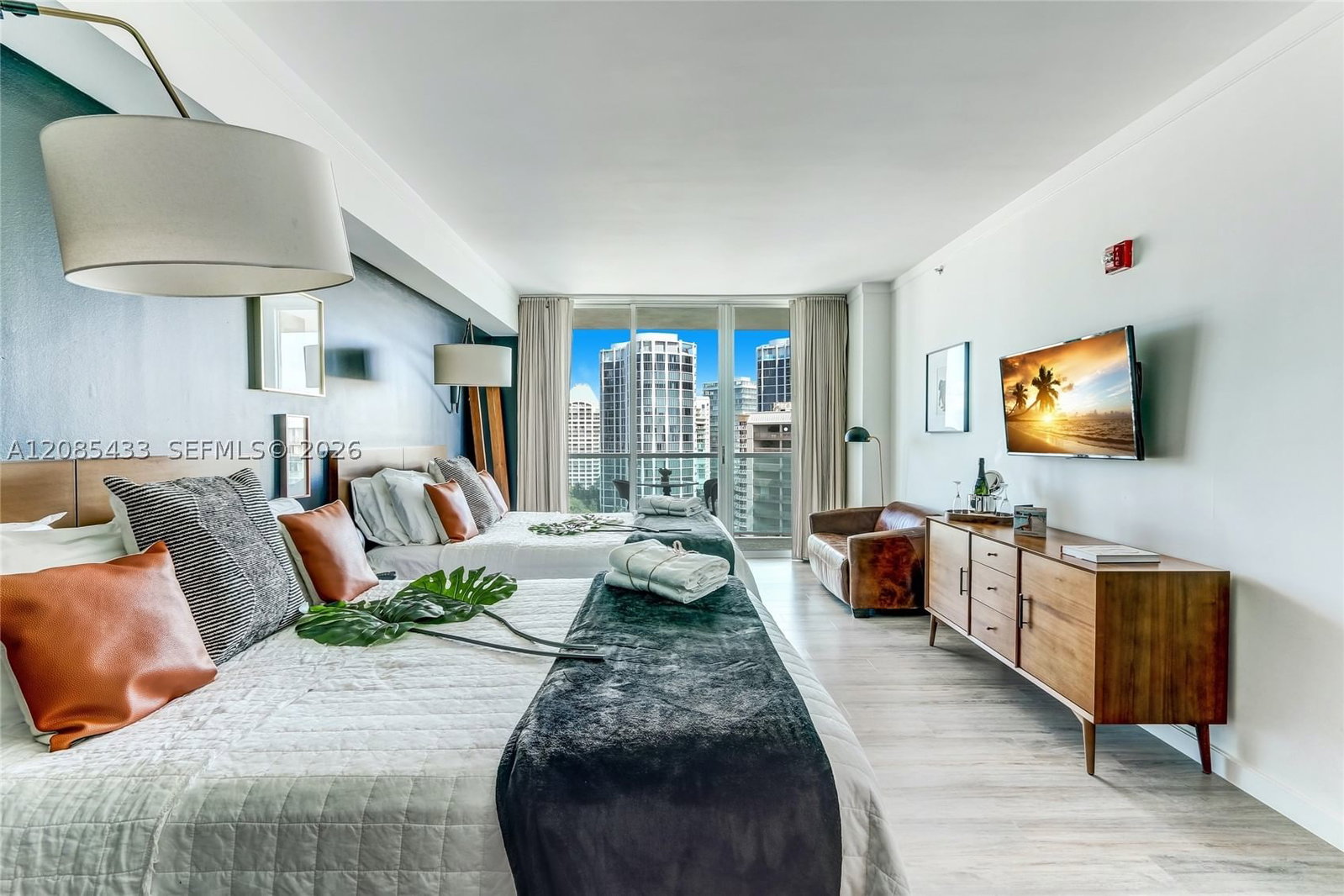 Real estate property located at 2889 Mcfarlane Rd #1607, Miami-dade, Mutiny Park Condo, Miami, FL