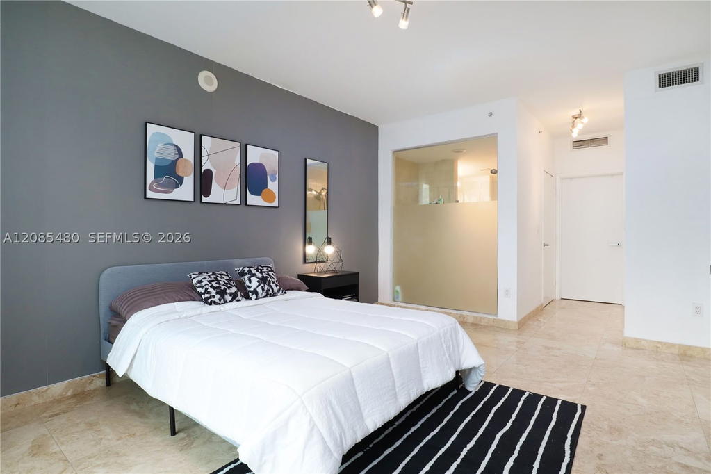 Real estate property located at 90 3rd St #3002, Miami-dade, Ivy Condo, Miami, FL